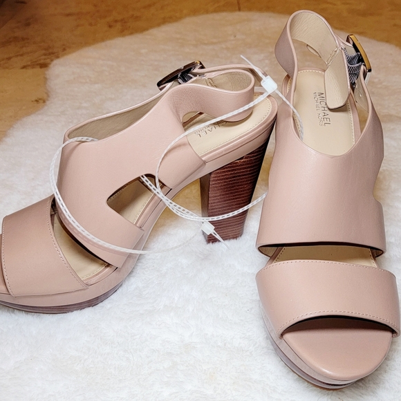Michael Kors tan heels NEW - Picture 4 of 7